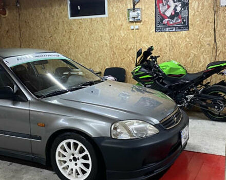 Серый Хонда Цивик, объемом двигателя 1.4 л и пробегом 240 тыс. км за 5000 $, фото 1 на Automoto.ua