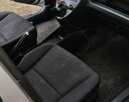 Серый Хонда Цивик, объемом двигателя 1.4 л и пробегом 276 тыс. км за 4000 $, фото 9 на Automoto.ua