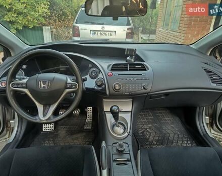 Серый Хонда Цивик, объемом двигателя 1.3 л и пробегом 330 тыс. км за 5500 $, фото 11 на Automoto.ua