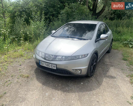 Серый Хонда Цивик, объемом двигателя 1.8 л и пробегом 300 тыс. км за 6600 $, фото 1 на Automoto.ua