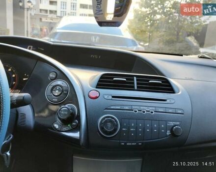 Серый Хонда Цивик, объемом двигателя 1.34 л и пробегом 245 тыс. км за 5500 $, фото 5 на Automoto.ua