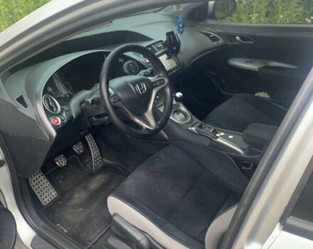 Серый Хонда Цивик, объемом двигателя 1.8 л и пробегом 300 тыс. км за 6600 $, фото 2 на Automoto.ua