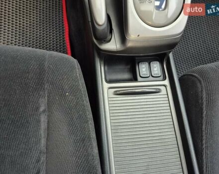 Серый Хонда Цивик, объемом двигателя 1.8 л и пробегом 181 тыс. км за 5200 $, фото 11 на Automoto.ua