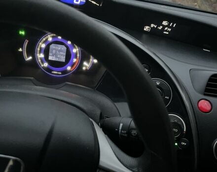 Серый Хонда Цивик, объемом двигателя 1.8 л и пробегом 240 тыс. км за 5500 $, фото 6 на Automoto.ua