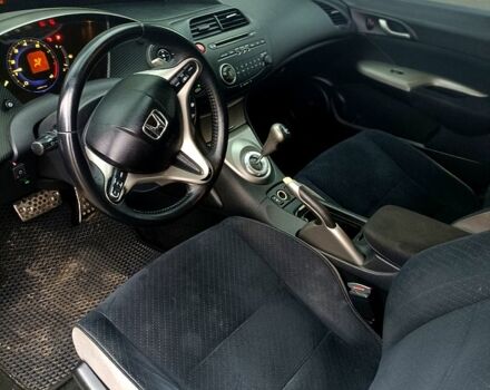 Серый Хонда Цивик, объемом двигателя 1.8 л и пробегом 328 тыс. км за 5500 $, фото 6 на Automoto.ua