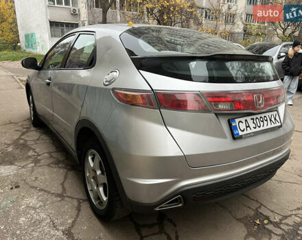 Серый Хонда Цивик, объемом двигателя 1.8 л и пробегом 250 тыс. км за 5400 $, фото 3 на Automoto.ua