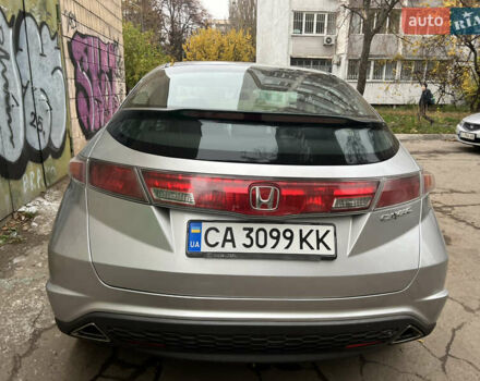 Серый Хонда Цивик, объемом двигателя 1.8 л и пробегом 250 тыс. км за 5400 $, фото 2 на Automoto.ua