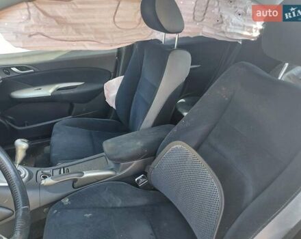 Серый Хонда Цивик, объемом двигателя 1.8 л и пробегом 400 тыс. км за 3000 $, фото 2 на Automoto.ua
