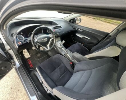 Серый Хонда Цивик, объемом двигателя 1.8 л и пробегом 211 тыс. км за 4600 $, фото 12 на Automoto.ua