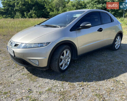 Серый Хонда Цивик, объемом двигателя 1.8 л и пробегом 230 тыс. км за 5500 $, фото 2 на Automoto.ua