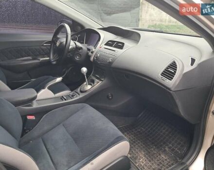 Серый Хонда Цивик, объемом двигателя 1.8 л и пробегом 230 тыс. км за 6500 $, фото 12 на Automoto.ua