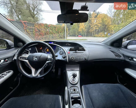 Серый Хонда Цивик, объемом двигателя 1.8 л и пробегом 217 тыс. км за 6200 $, фото 5 на Automoto.ua
