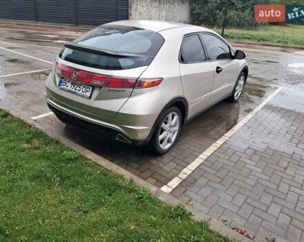 Серый Хонда Цивик, объемом двигателя 1.8 л и пробегом 230 тыс. км за 6500 $, фото 5 на Automoto.ua