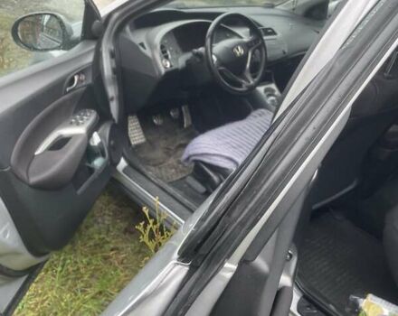 Серый Хонда Цивик, объемом двигателя 1.8 л и пробегом 200 тыс. км за 6400 $, фото 16 на Automoto.ua