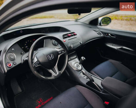 Серый Хонда Цивик, объемом двигателя 1.4 л и пробегом 159 тыс. км за 8300 $, фото 19 на Automoto.ua