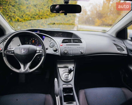 Серый Хонда Цивик, объемом двигателя 1.4 л и пробегом 159 тыс. км за 8300 $, фото 31 на Automoto.ua