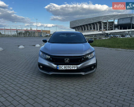 Сірий Хонда Сівік, об'ємом двигуна 1.5 л та пробігом 67 тис. км за 16000 $, фото 2 на Automoto.ua