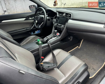 Серый Хонда Цивик, объемом двигателя 1.5 л и пробегом 212 тыс. км за 9999 $, фото 3 на Automoto.ua