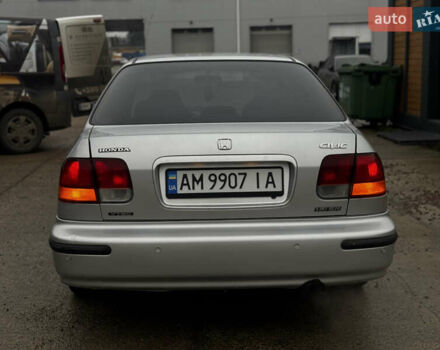 Сірий Хонда Сівік, об'ємом двигуна 1.6 л та пробігом 236 тис. км за 3333 $, фото 5 на Automoto.ua