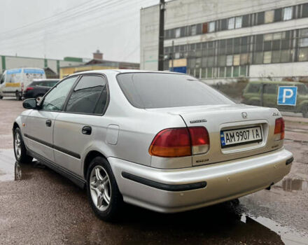 Серый Хонда Цивик, объемом двигателя 1.6 л и пробегом 237 тыс. км за 3400 $, фото 4 на Automoto.ua