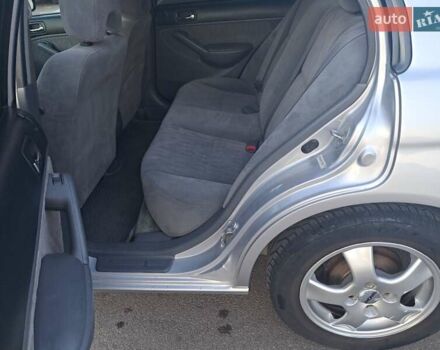 Серый Хонда Цивик, объемом двигателя 1.7 л и пробегом 183 тыс. км за 4250 $, фото 12 на Automoto.ua