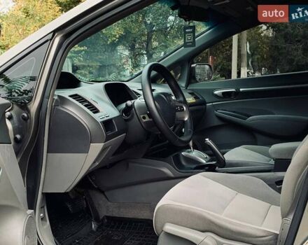 Серый Хонда Цивик, объемом двигателя 1.8 л и пробегом 213 тыс. км за 5999 $, фото 17 на Automoto.ua