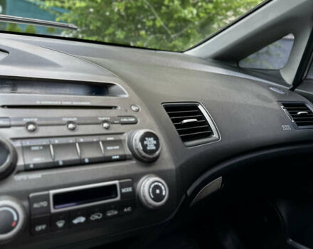 Серый Хонда Цивик, объемом двигателя 1.8 л и пробегом 300 тыс. км за 5400 $, фото 12 на Automoto.ua