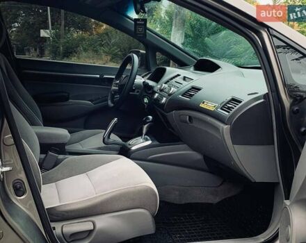 Серый Хонда Цивик, объемом двигателя 1.8 л и пробегом 213 тыс. км за 5999 $, фото 20 на Automoto.ua