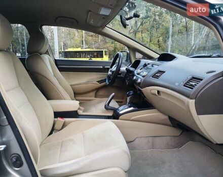 Серый Хонда Цивик, объемом двигателя 1.4 л и пробегом 136 тыс. км за 6000 $, фото 6 на Automoto.ua