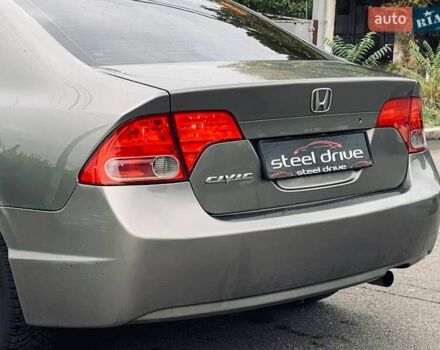 Серый Хонда Цивик, объемом двигателя 1.8 л и пробегом 213 тыс. км за 5999 $, фото 8 на Automoto.ua