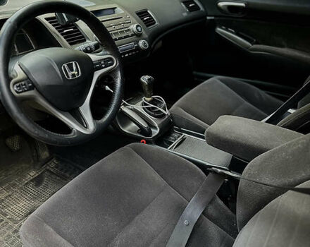 Серый Хонда Цивик, объемом двигателя 1.8 л и пробегом 300 тыс. км за 5400 $, фото 7 на Automoto.ua