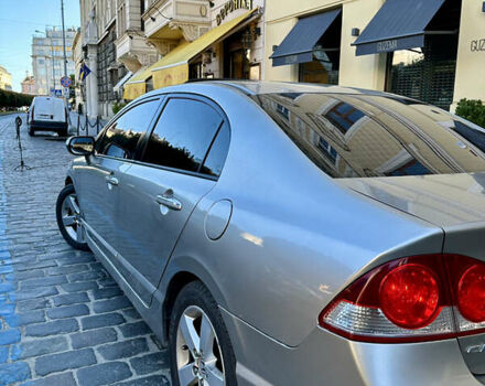 Серый Хонда Цивик, объемом двигателя 1.8 л и пробегом 300 тыс. км за 5400 $, фото 5 на Automoto.ua