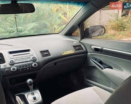 Серый Хонда Цивик, объемом двигателя 1.8 л и пробегом 213 тыс. км за 5999 $, фото 24 на Automoto.ua