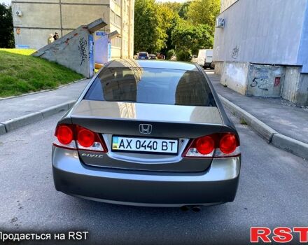 Серый Хонда Цивик, объемом двигателя 1.8 л и пробегом 241 тыс. км за 5250 $, фото 2 на Automoto.ua