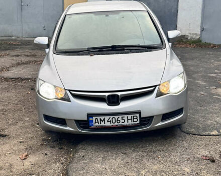 Серый Хонда Цивик, объемом двигателя 1.8 л и пробегом 316 тыс. км за 5750 $, фото 1 на Automoto.ua