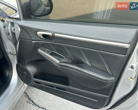 Серый Хонда Цивик, объемом двигателя 1.8 л и пробегом 225 тыс. км за 6999 $, фото 16 на Automoto.ua