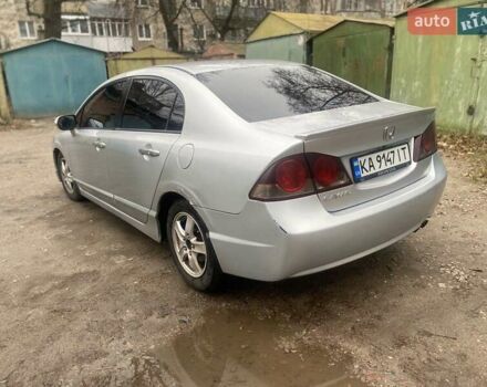 Серый Хонда Цивик, объемом двигателя 1.8 л и пробегом 250 тыс. км за 4800 $, фото 3 на Automoto.ua
