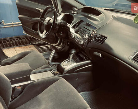 Серый Хонда Цивик, объемом двигателя 1.8 л и пробегом 199 тыс. км за 7500 $, фото 7 на Automoto.ua