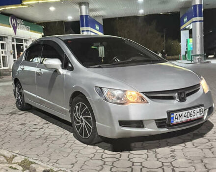 Серый Хонда Цивик, объемом двигателя 1.8 л и пробегом 316 тыс. км за 5750 $, фото 5 на Automoto.ua