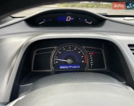 Серый Хонда Цивик, объемом двигателя 1.8 л и пробегом 289 тыс. км за 6200 $, фото 7 на Automoto.ua