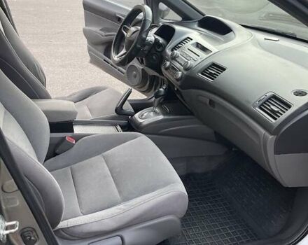 Серый Хонда Цивик, объемом двигателя 1.8 л и пробегом 289 тыс. км за 6200 $, фото 5 на Automoto.ua