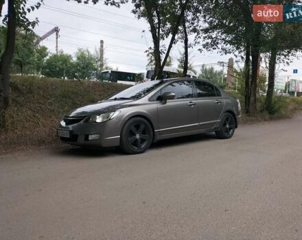Серый Хонда Цивик, объемом двигателя 1.8 л и пробегом 243 тыс. км за 6600 $, фото 5 на Automoto.ua