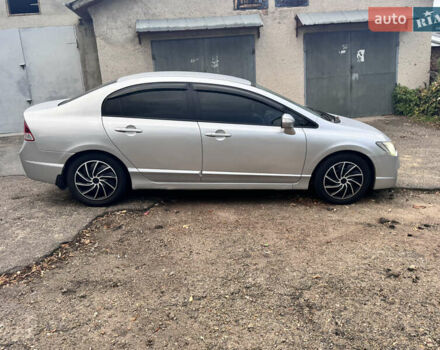 Серый Хонда Цивик, объемом двигателя 1.8 л и пробегом 316 тыс. км за 5750 $, фото 3 на Automoto.ua