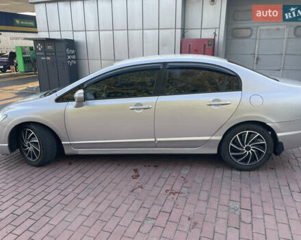 Серый Хонда Цивик, объемом двигателя 1.8 л и пробегом 316 тыс. км за 6200 $, фото 4 на Automoto.ua