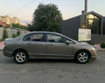 Серый Хонда Цивик, объемом двигателя 1.3 л и пробегом 255 тыс. км за 4100 $, фото 2 на Automoto.ua