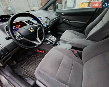 Серый Хонда Цивик, объемом двигателя 1.34 л и пробегом 260 тыс. км за 4800 $, фото 6 на Automoto.ua
