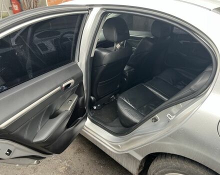 Серый Хонда Цивик, объемом двигателя 1.8 л и пробегом 225 тыс. км за 5100 $, фото 6 на Automoto.ua