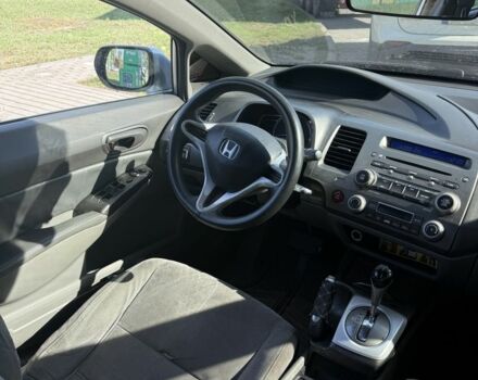 Серый Хонда Цивик, объемом двигателя 1.8 л и пробегом 180 тыс. км за 1900 $, фото 6 на Automoto.ua