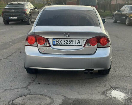 Серый Хонда Цивик, объемом двигателя 1.8 л и пробегом 316 тыс. км за 4650 $, фото 5 на Automoto.ua