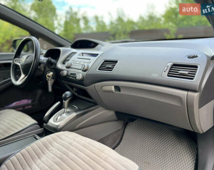 Серый Хонда Цивик, объемом двигателя 1.34 л и пробегом 245 тыс. км за 6500 $, фото 5 на Automoto.ua